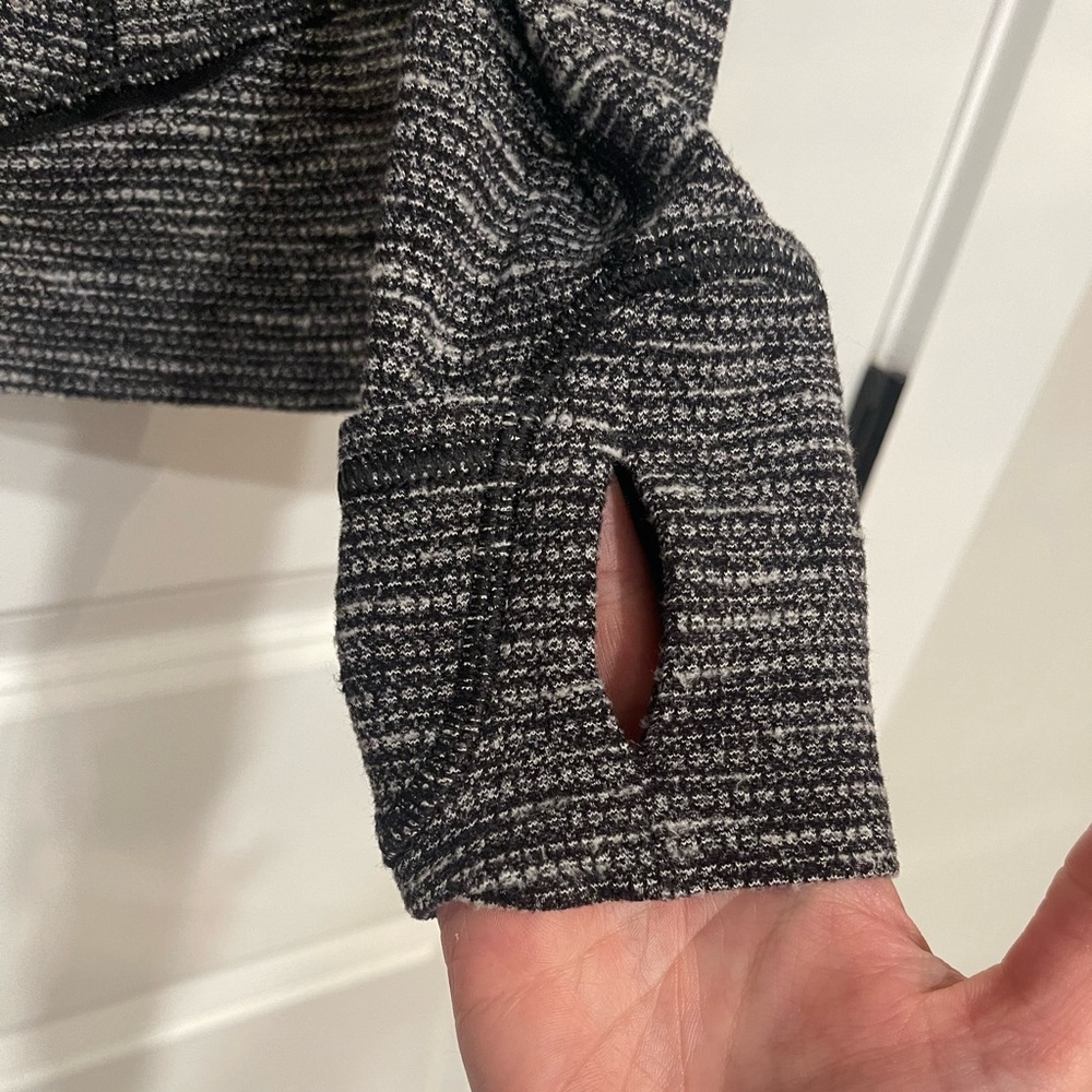 Lululemon Think Fast Pullover - Picture 9 of 12
